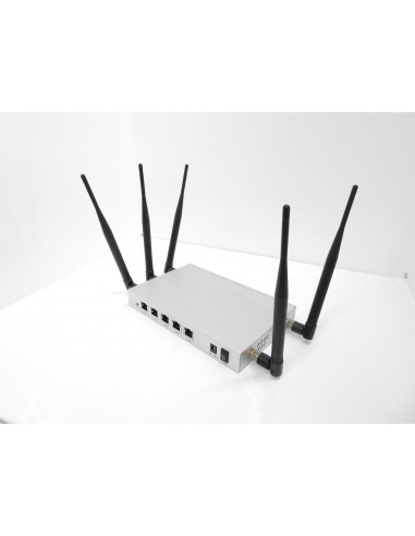 WIRELESS ROUTER 300Mbps LONG RANGE DLNA,4LAN,1WAN,1USB Mach Power