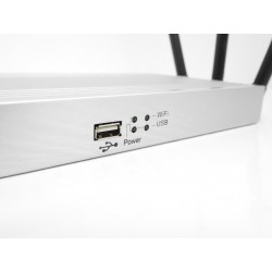 WIRELESS ROUTER 300Mbps LONG RANGE DLNA,4LAN,1WAN,1USB Mach Power